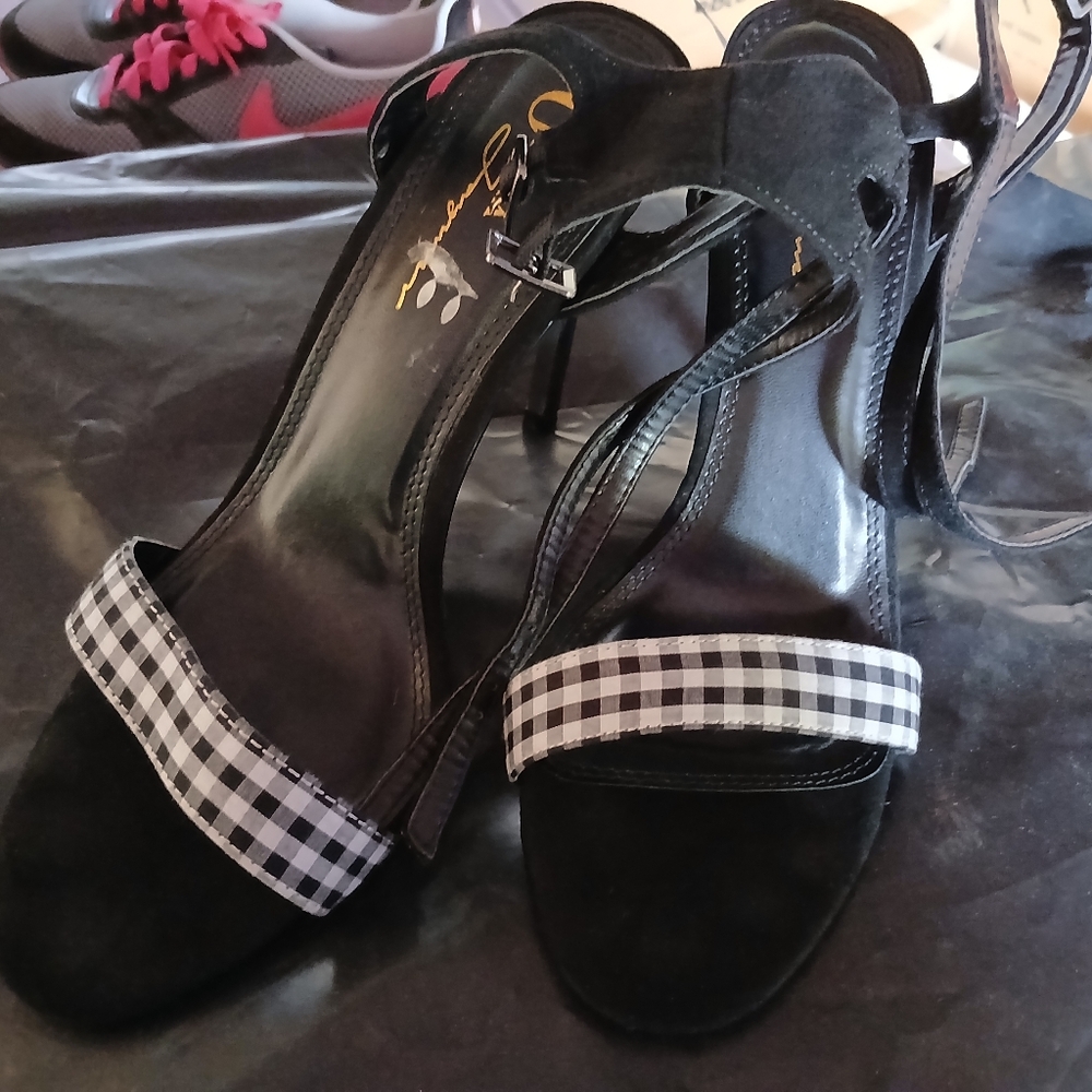 Olivia Ferguson Black/White Suede Strappy Women's Heel🌼🌺